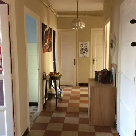 Appt 90 M2, Quartier Tranquille Apartment